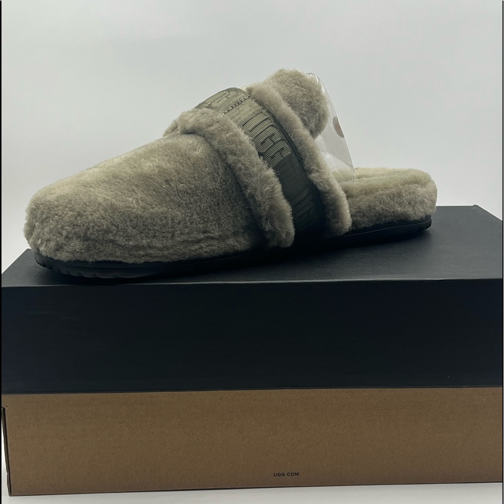 Men Ugg slippers